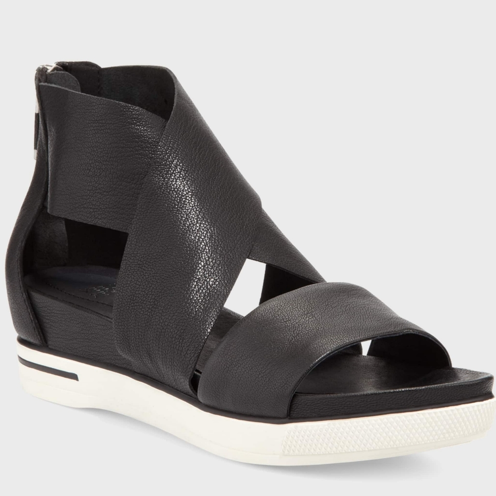 Eileen Fisher Sport Wide-Strap Leather Sandals in Black, Size 7.5